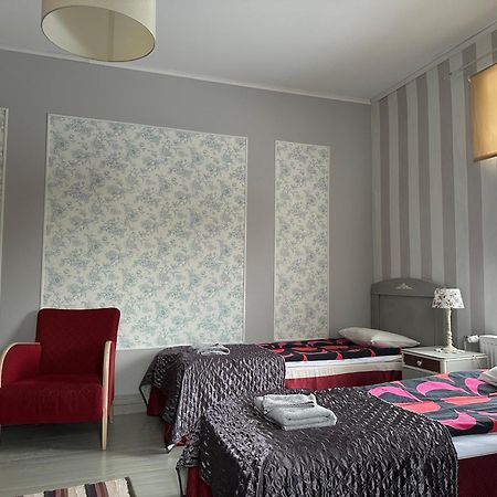 Guesthouse Kadrina Mois エクステリア 写真