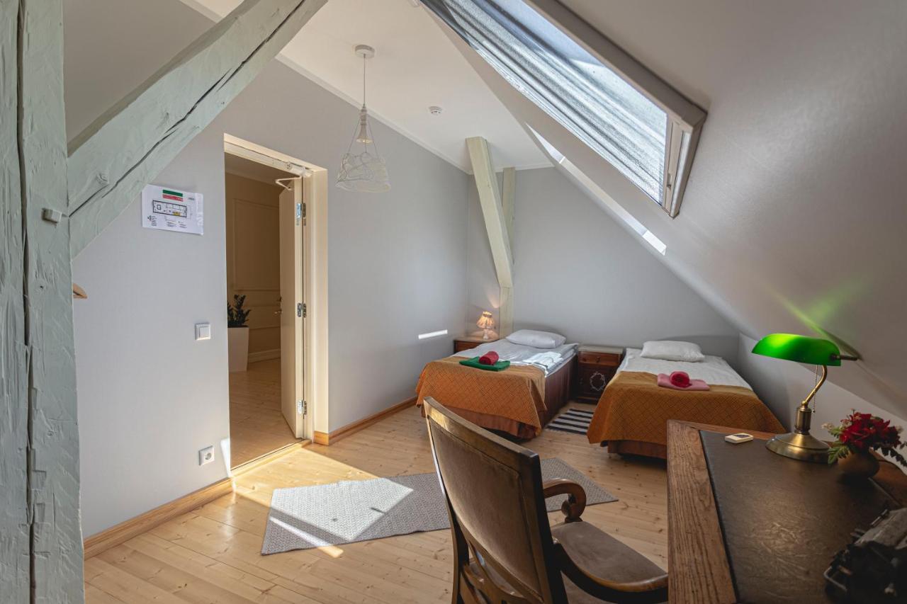 Guesthouse Kadrina Mois エクステリア 写真