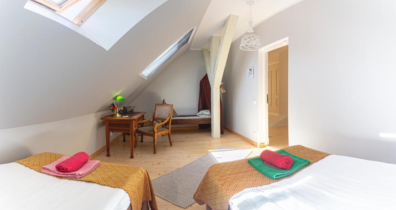 Guesthouse Kadrina Mois エクステリア 写真