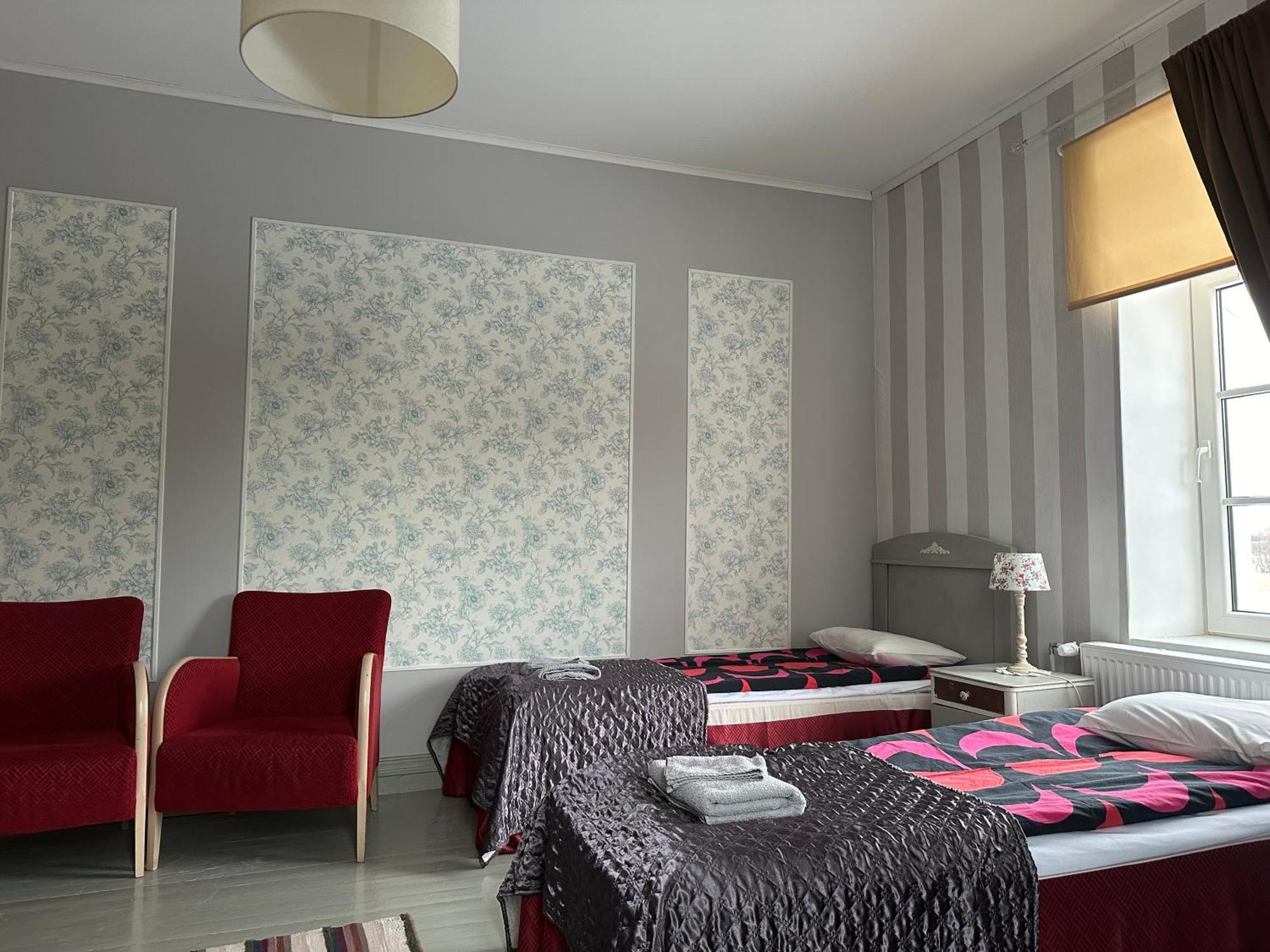 Guesthouse Kadrina Mois エクステリア 写真