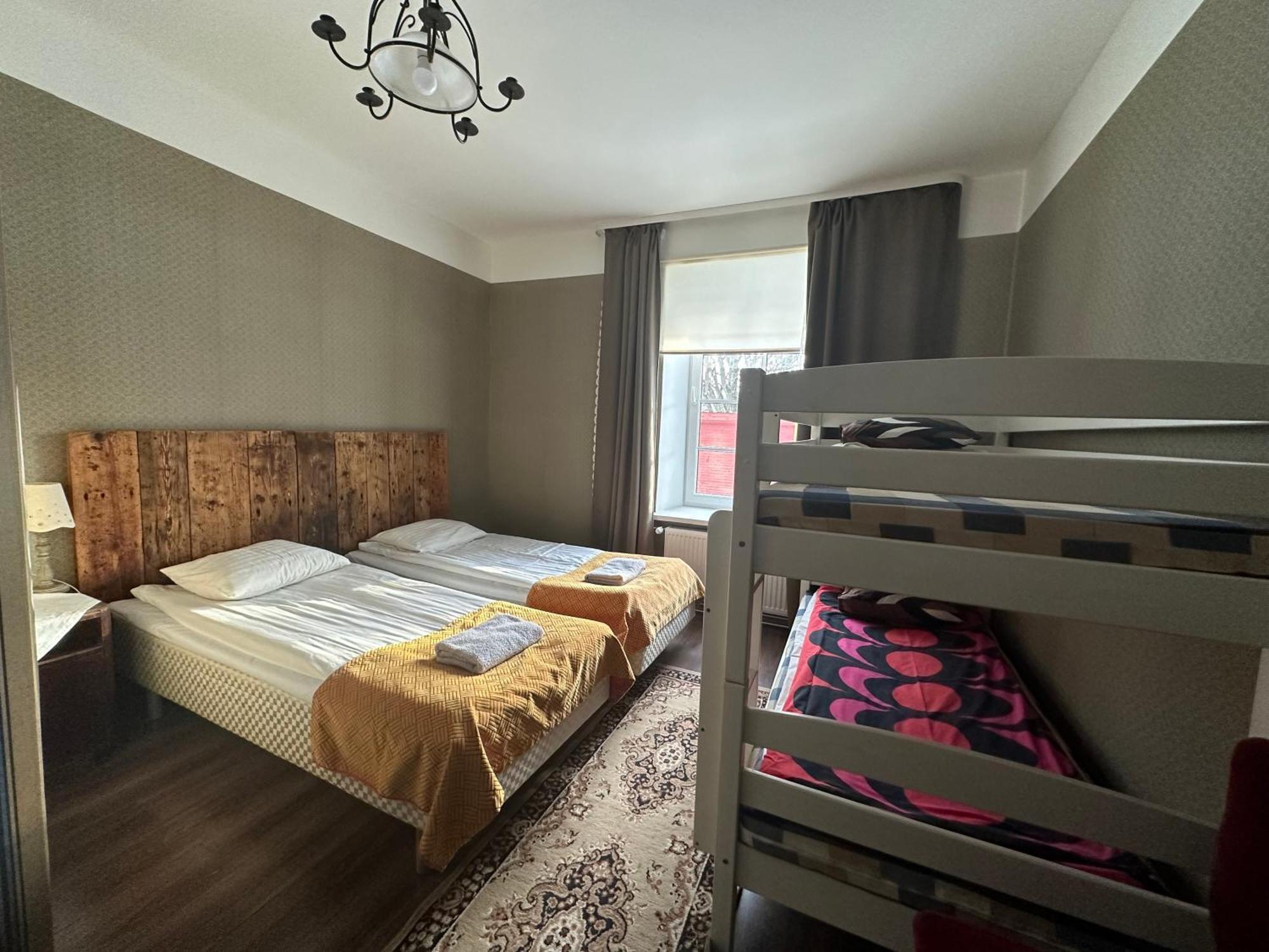 Guesthouse Kadrina Mois エクステリア 写真