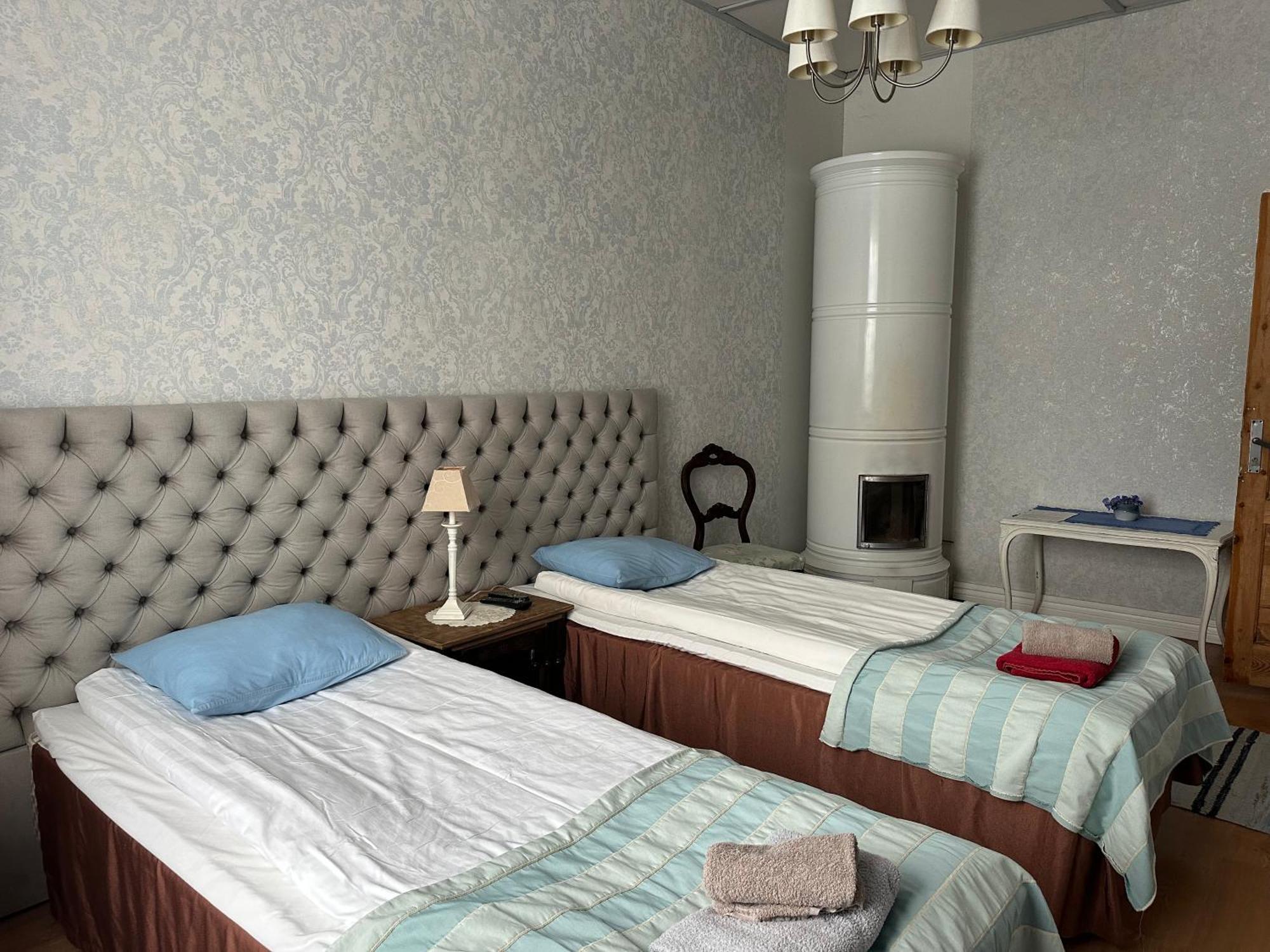 Guesthouse Kadrina Mois エクステリア 写真