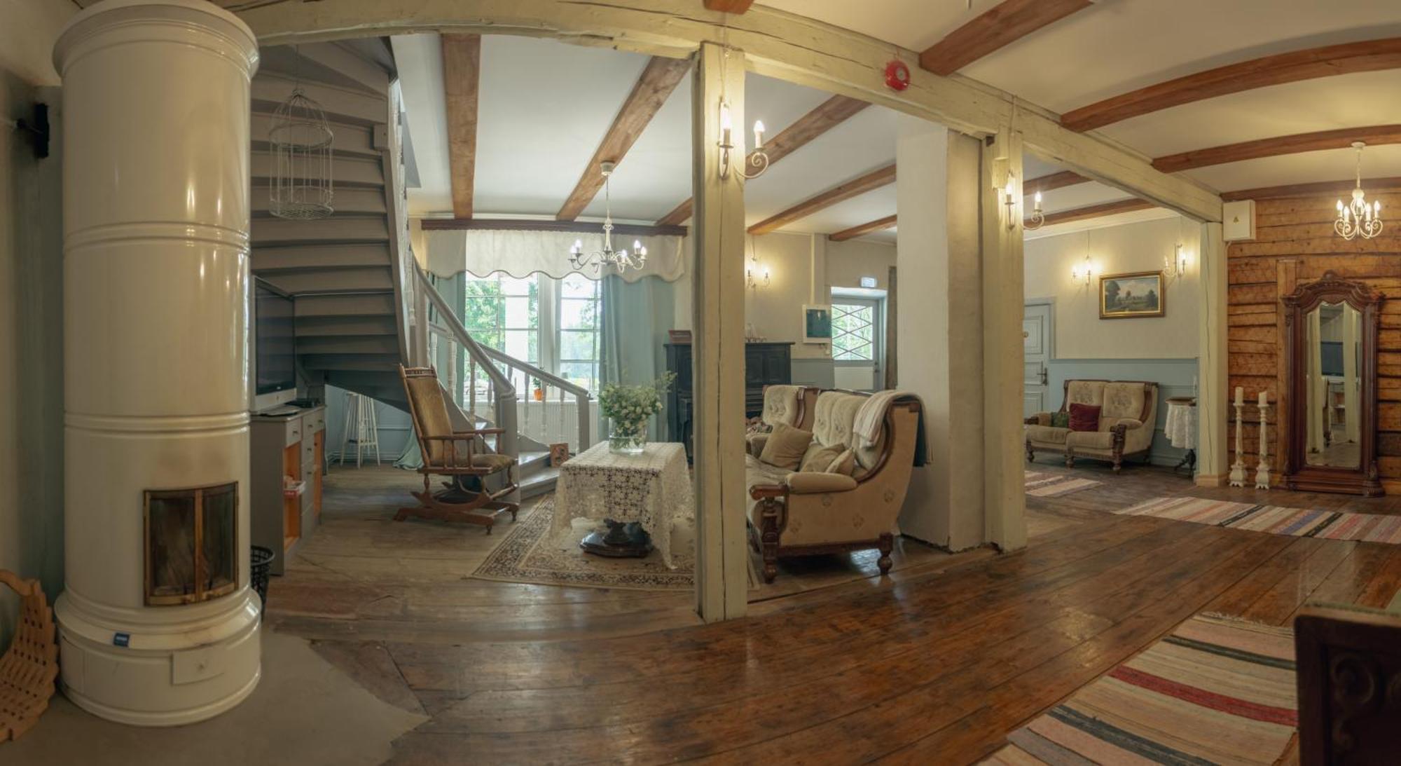 Guesthouse Kadrina Mois エクステリア 写真