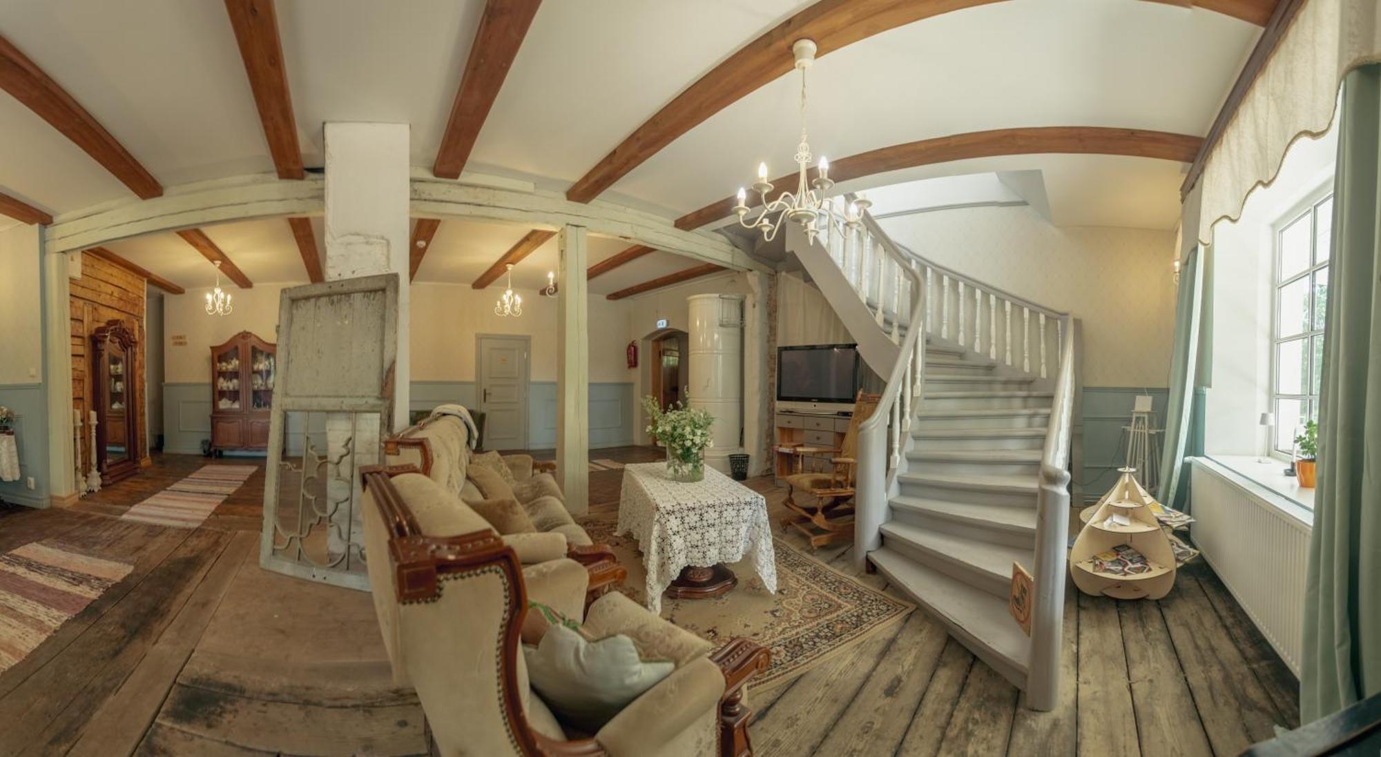 Guesthouse Kadrina Mois エクステリア 写真