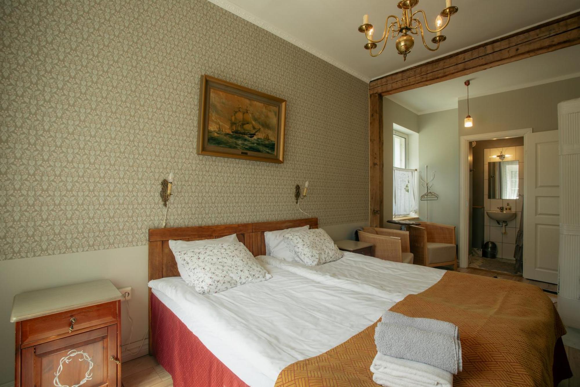 Guesthouse Kadrina Mois エクステリア 写真