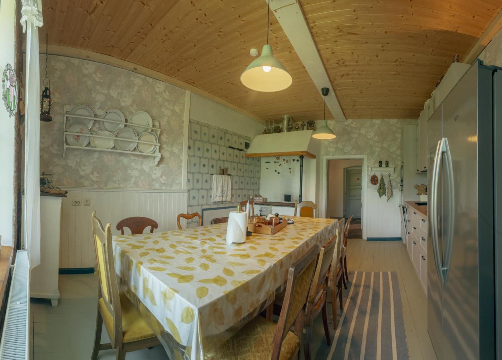 Guesthouse Kadrina Mois エクステリア 写真