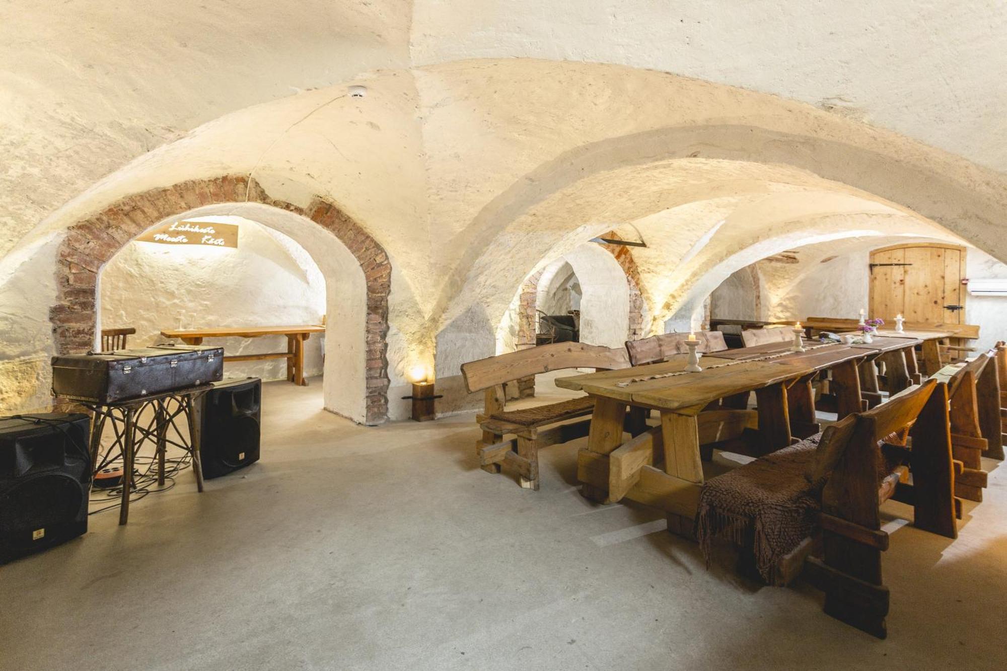 Guesthouse Kadrina Mois エクステリア 写真