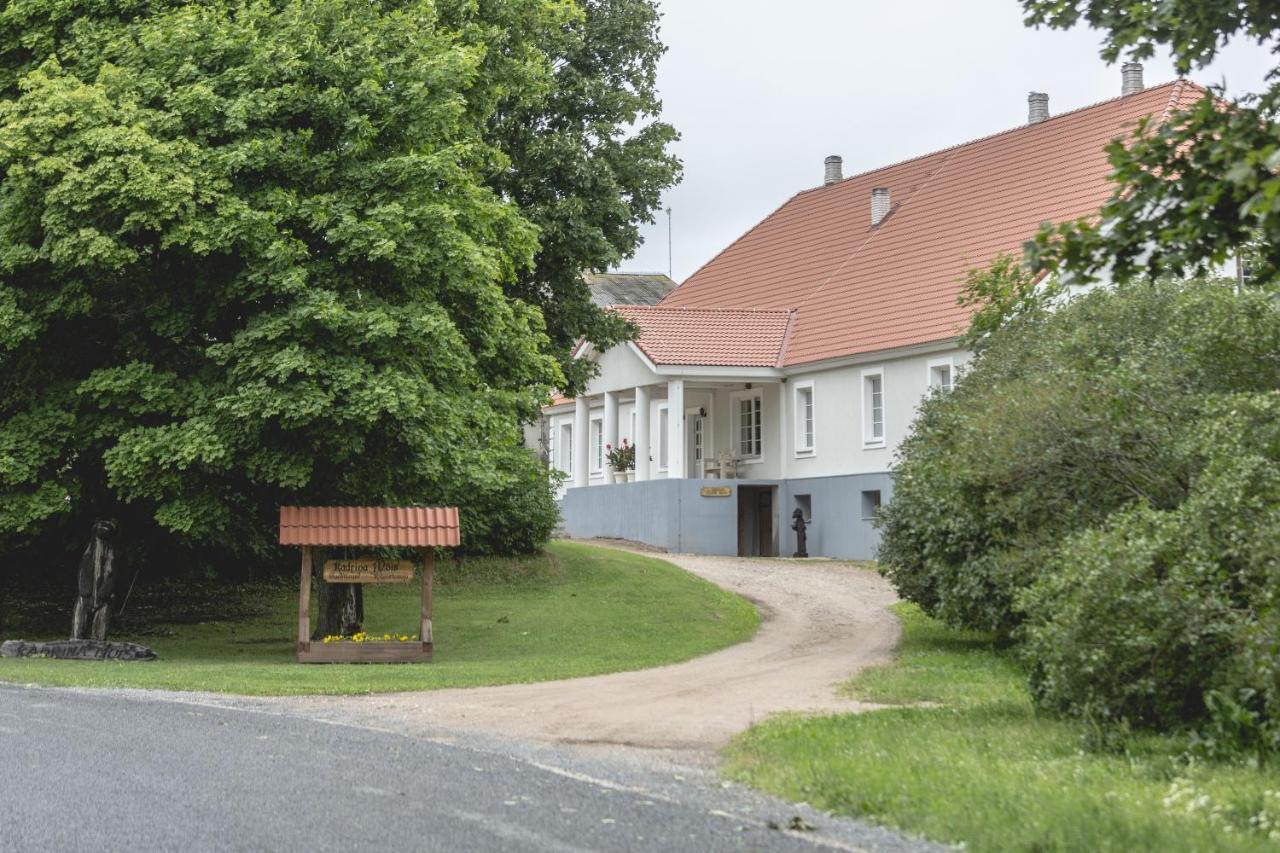 Guesthouse Kadrina Mois エクステリア 写真